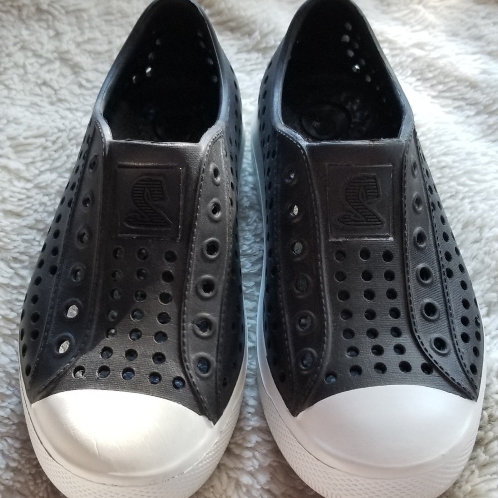 KIDS SKECHERS SHOES